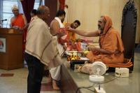 HH Swamiji felicitates the Bengaluru Math Renovation team